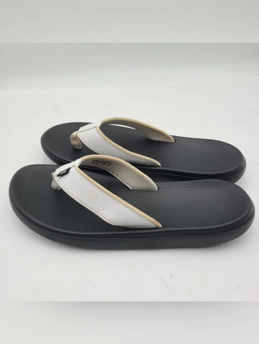 B41 Nike Bella Kai Women's Flip Flop Sandals Black/White AO3622-002 Sz 9